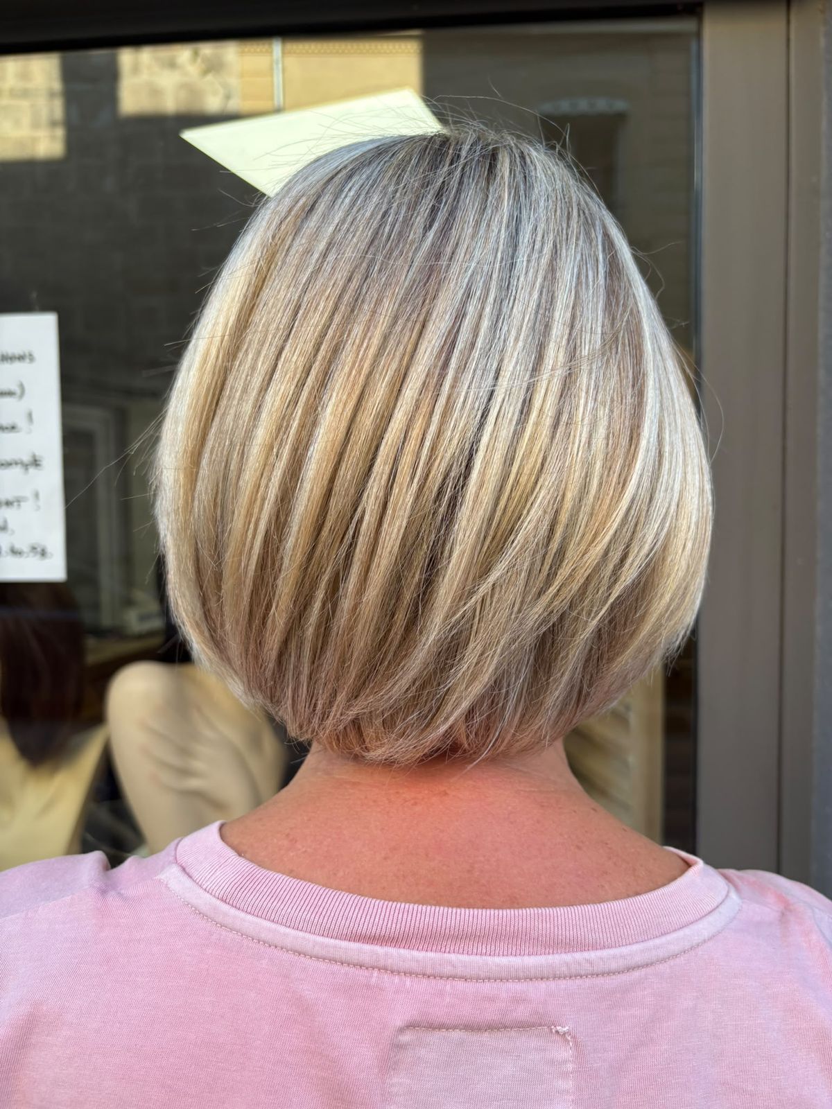 Carré court blond polaire