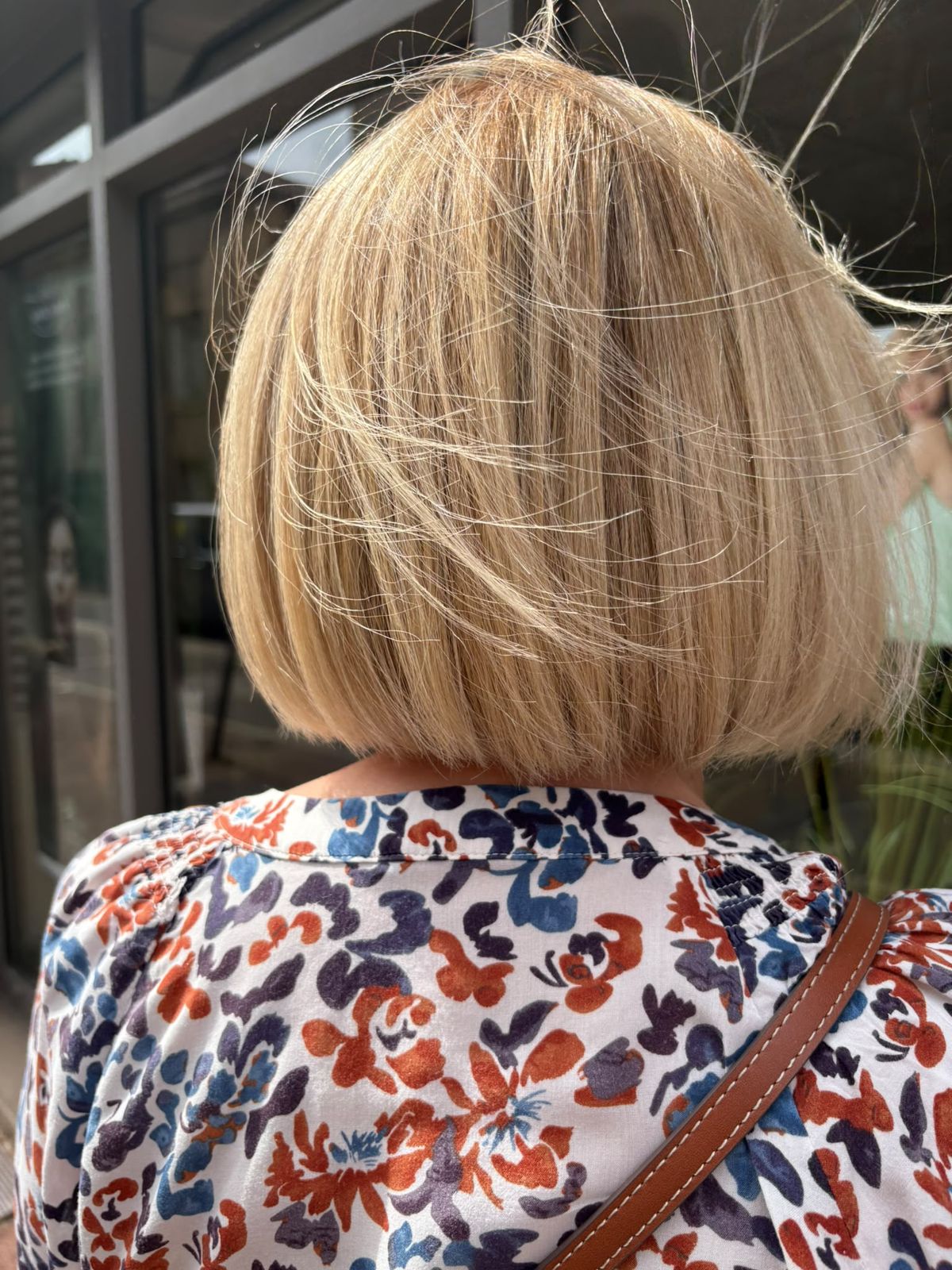 Carré plongeant blond
