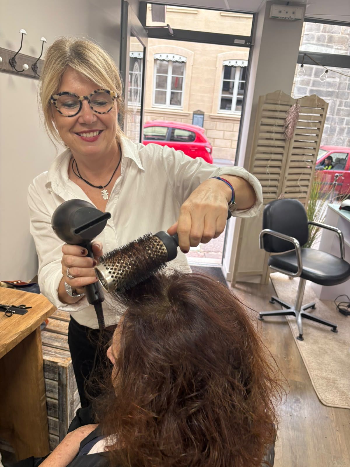 Corinne Valour dans le salon