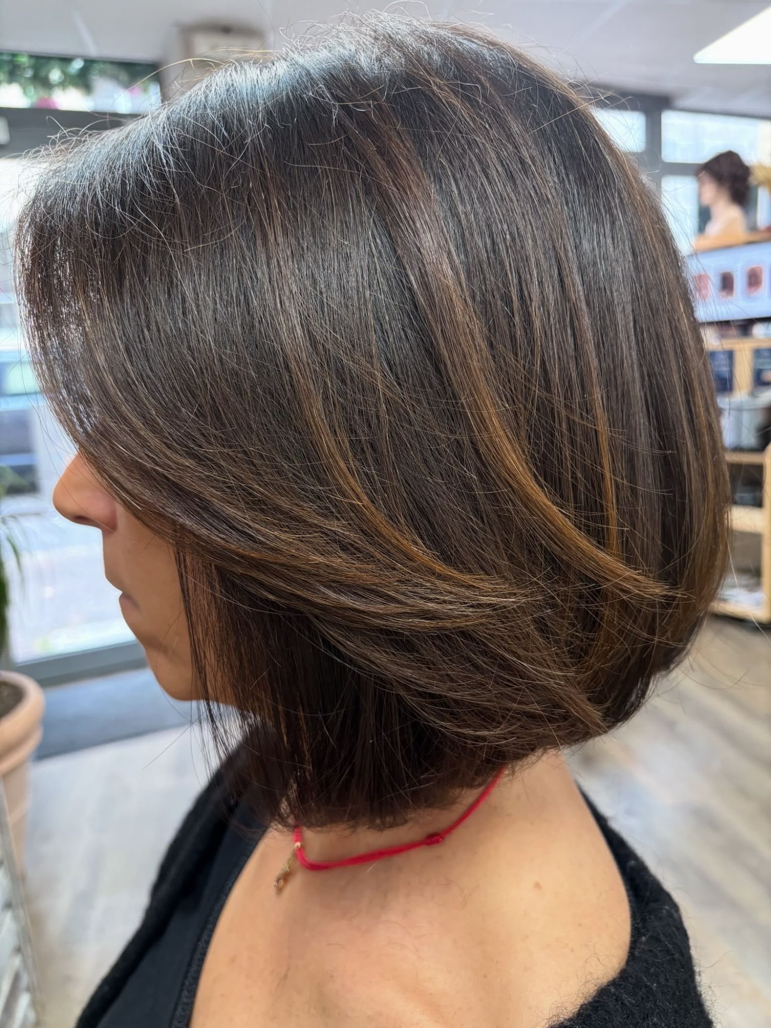 Carré brun aux reflets caramel