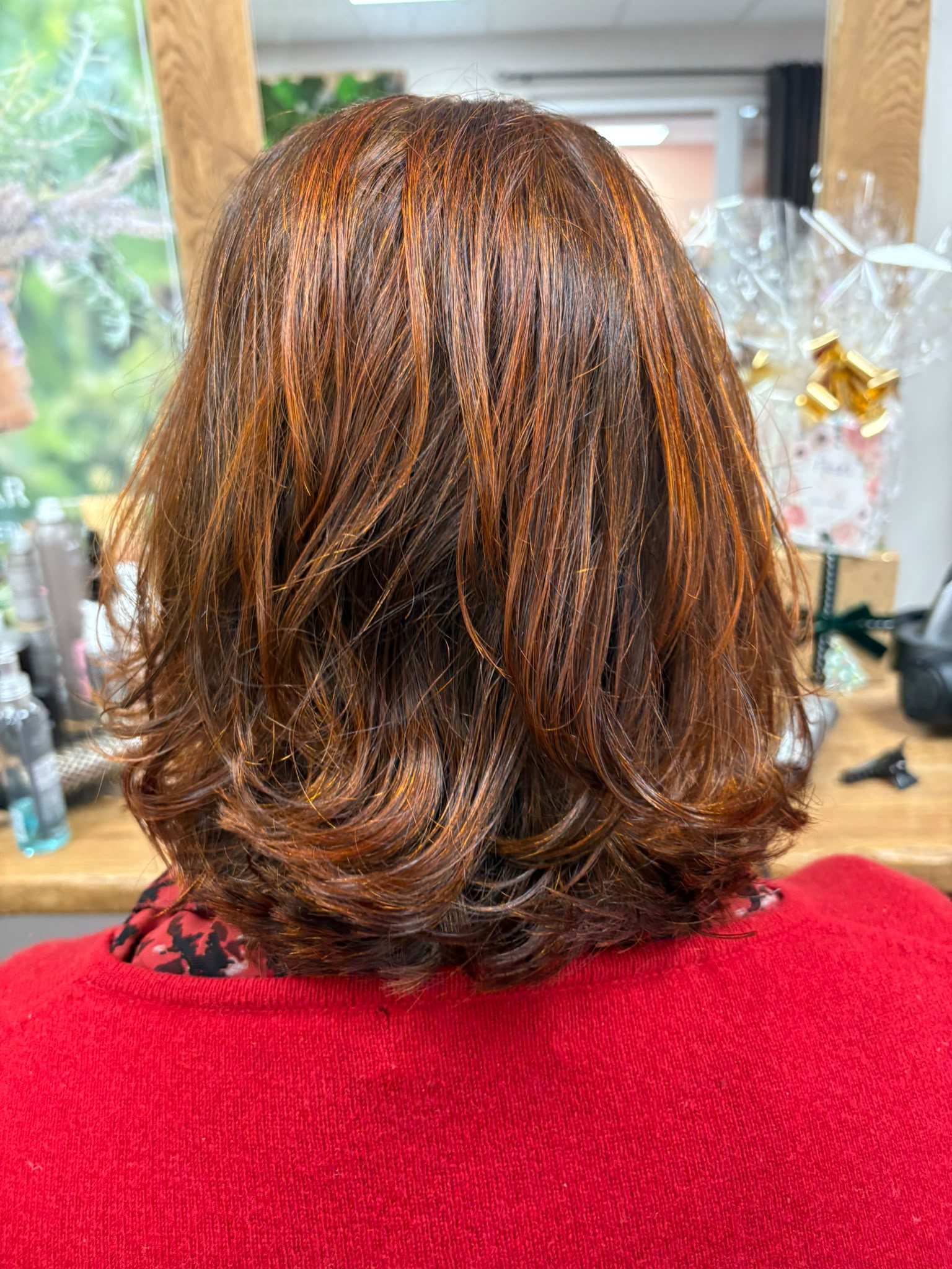 Cuivré lumineux aux reflets dorés, coloration végétale réalisée au salon Marie Baume